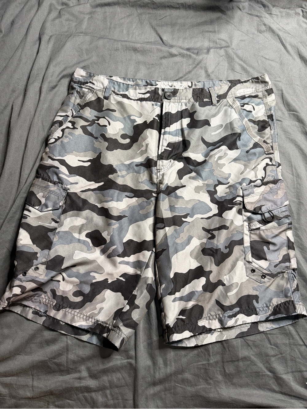 Men's Gray Camo Cargo Shorts - Casual Utility